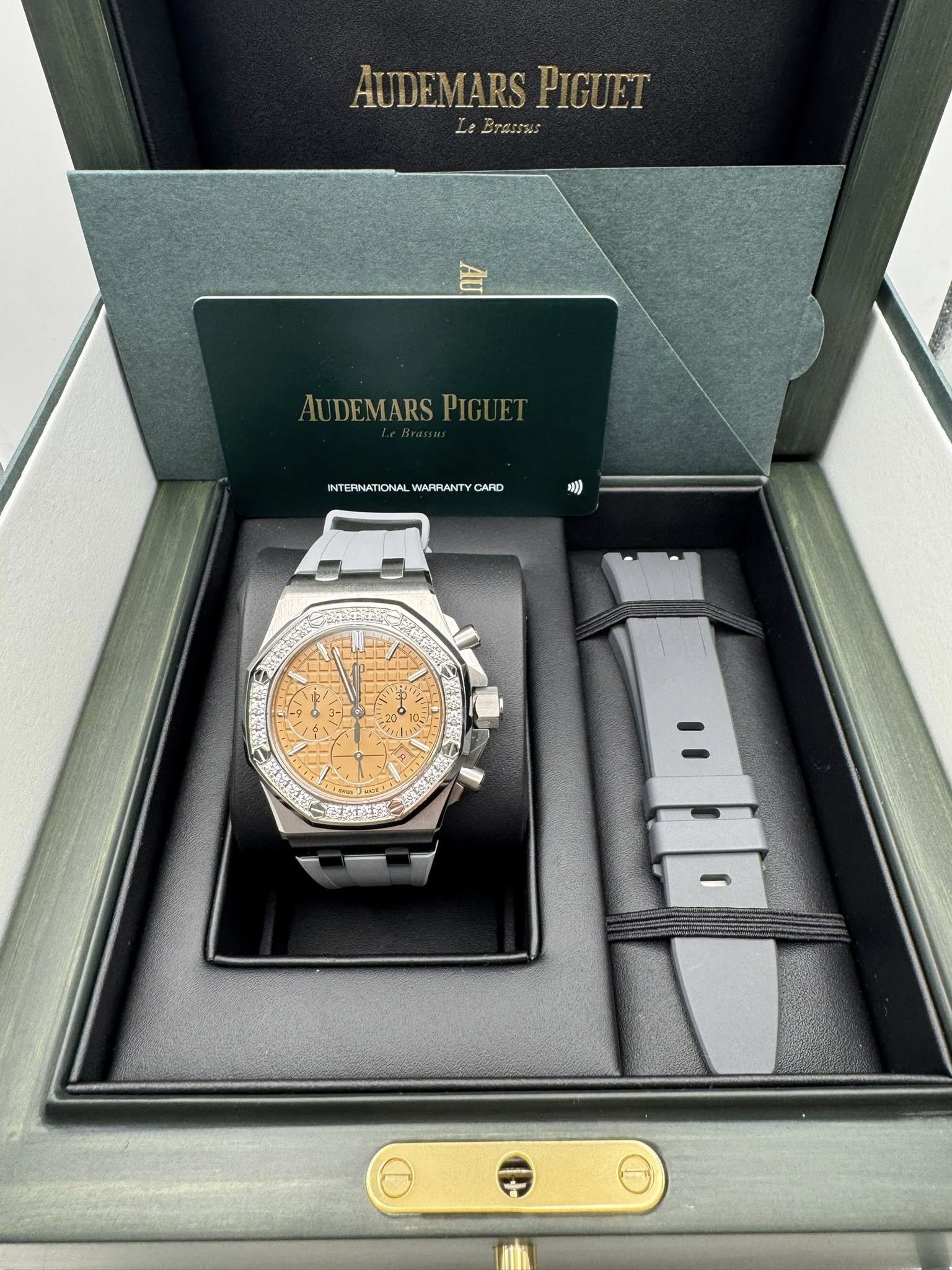watch imageproduct/11.jpg_250812T180523-8212