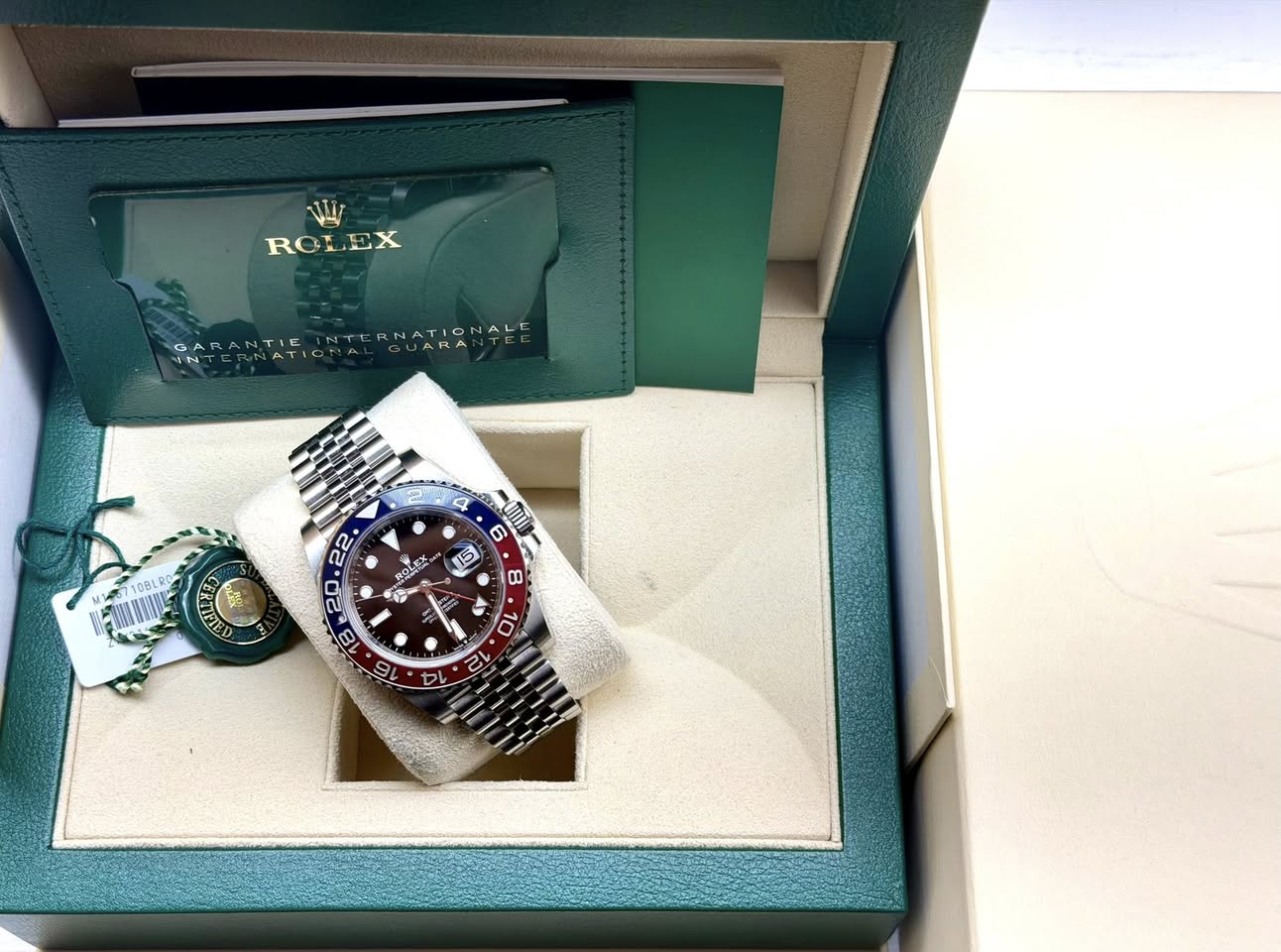 watch imageproduct/582640966_1347994520151763_5863993132811899170_n.jpg_251117T230733-28c9