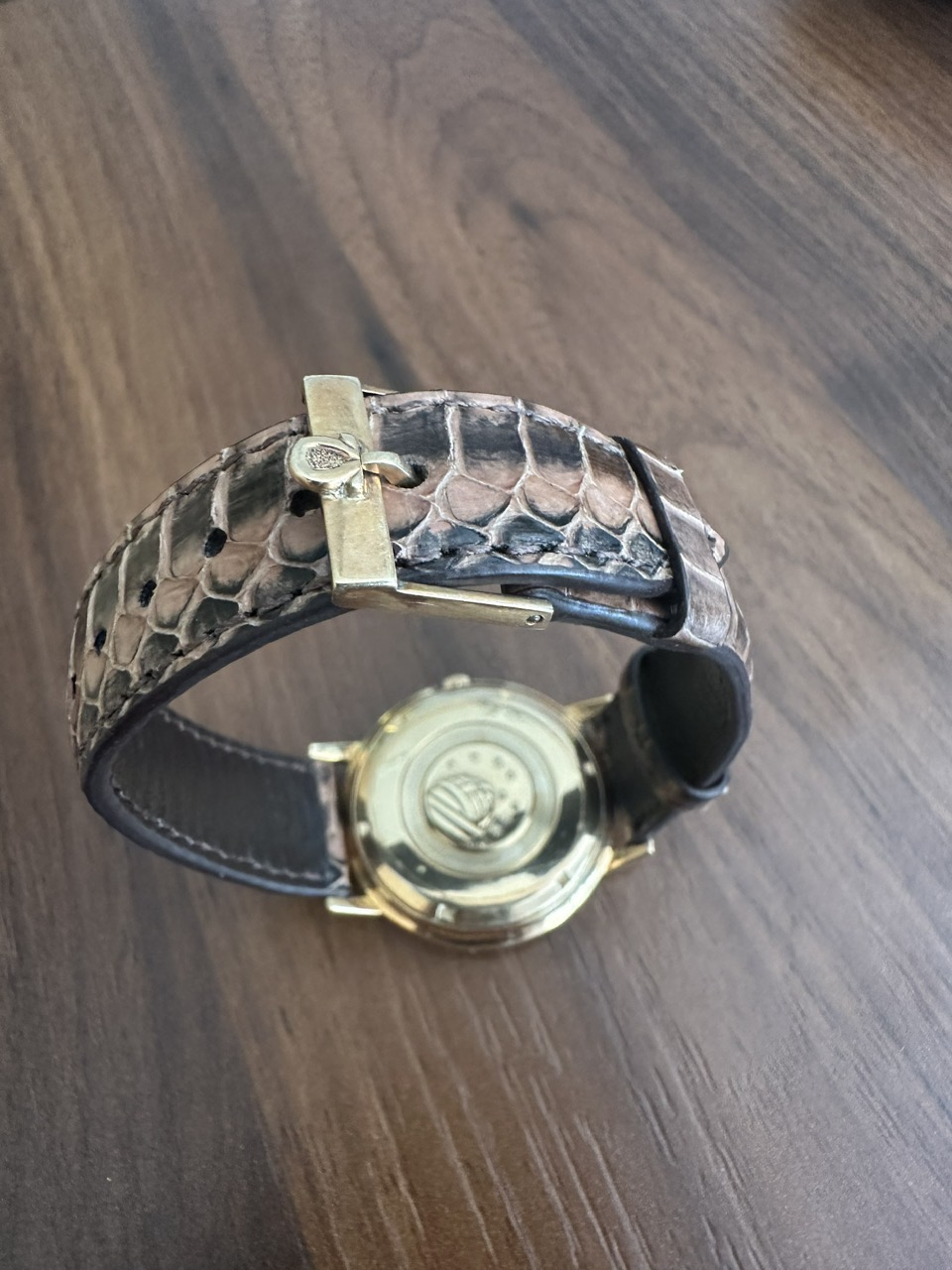 Omega Constellation 18k Rose Gold Pie Pan Auto Date 18k rose gold omega constellation in a very good condition. ref.168.004