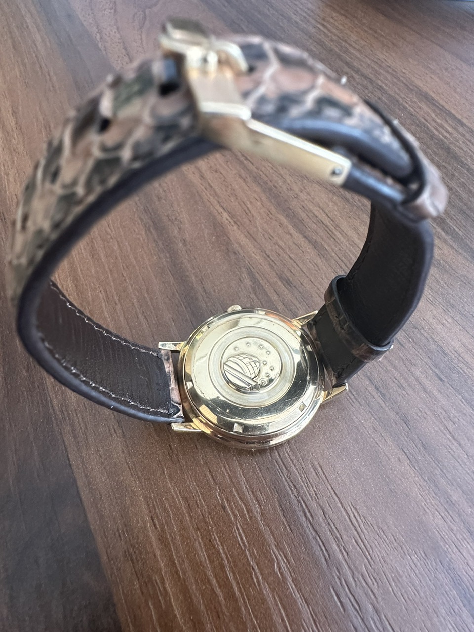 Omega Constellation 18k Rose Gold Pie Pan Auto Date 18k rose gold omega constellation in a very good condition. ref.168.004