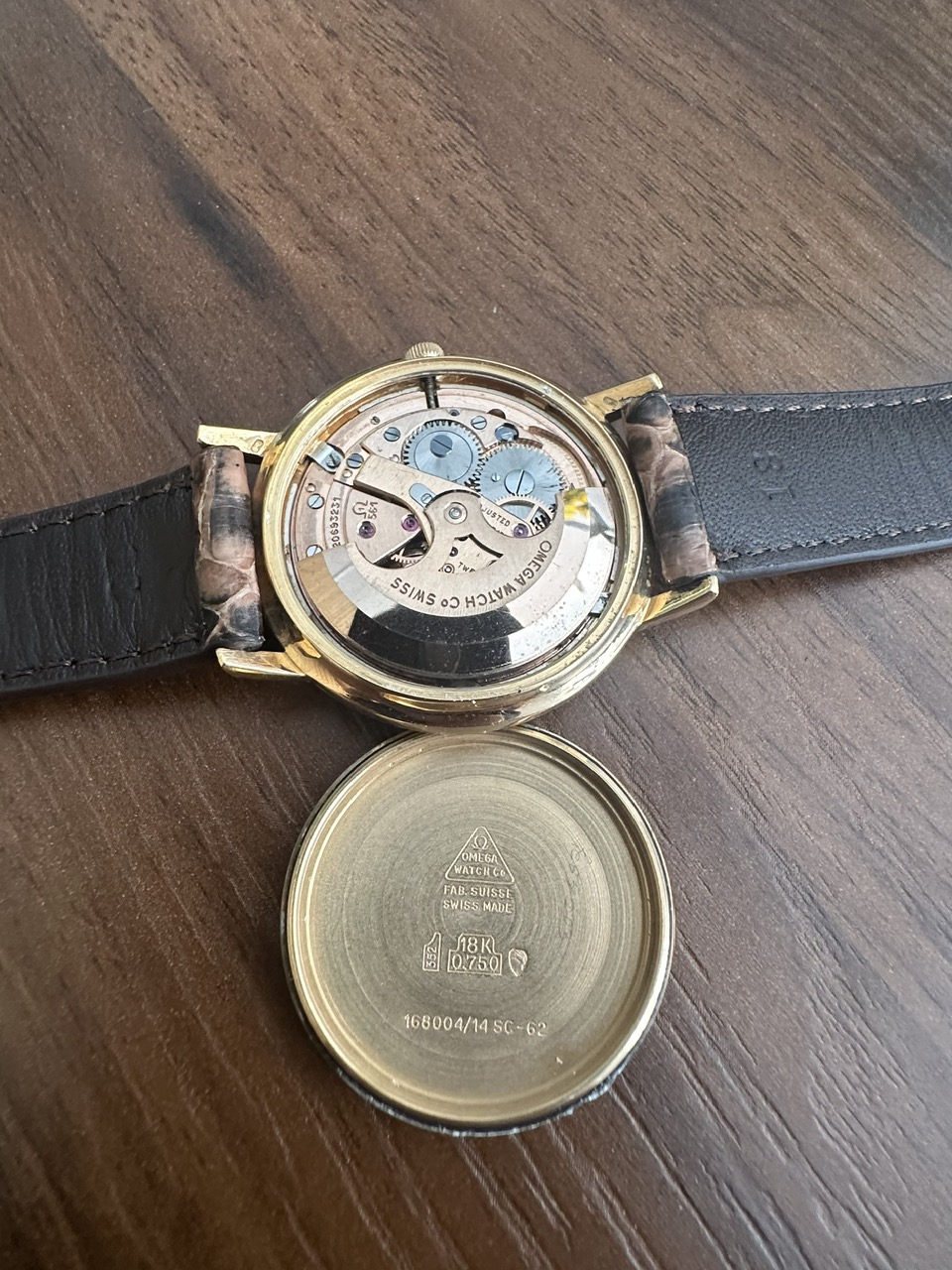 Omega Constellation 18k Rose Gold Pie Pan Auto Date 18k rose gold omega constellation in a very good condition. ref.168.004