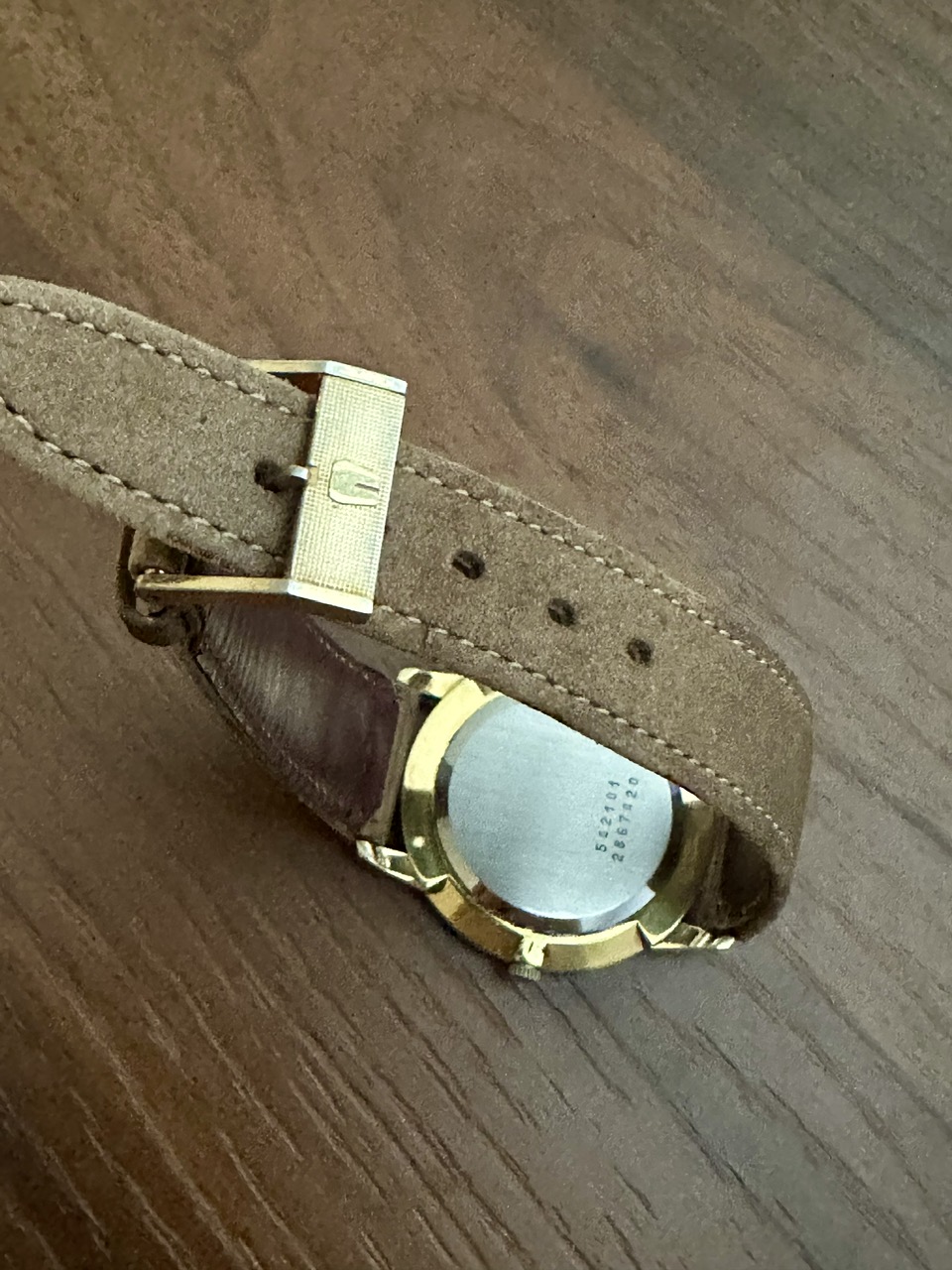 Universal Genève EXTRA SLIM DRESS MEN Vintage manual winding Ref.542101