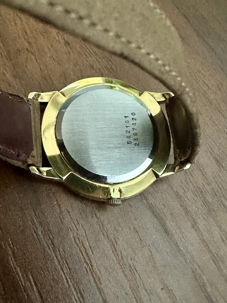 Universal Genève EXTRA SLIM DRESS MEN Vintage manual winding Ref.542101